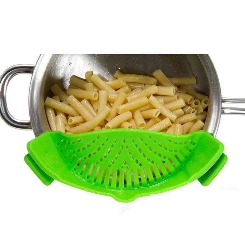 1Pc Clip on Strainer Silicone for All Pots and Pans, Pasta Strainer Clip on Food Strainer for Meat Vegetables Fruit Silicone Kitchen Colander