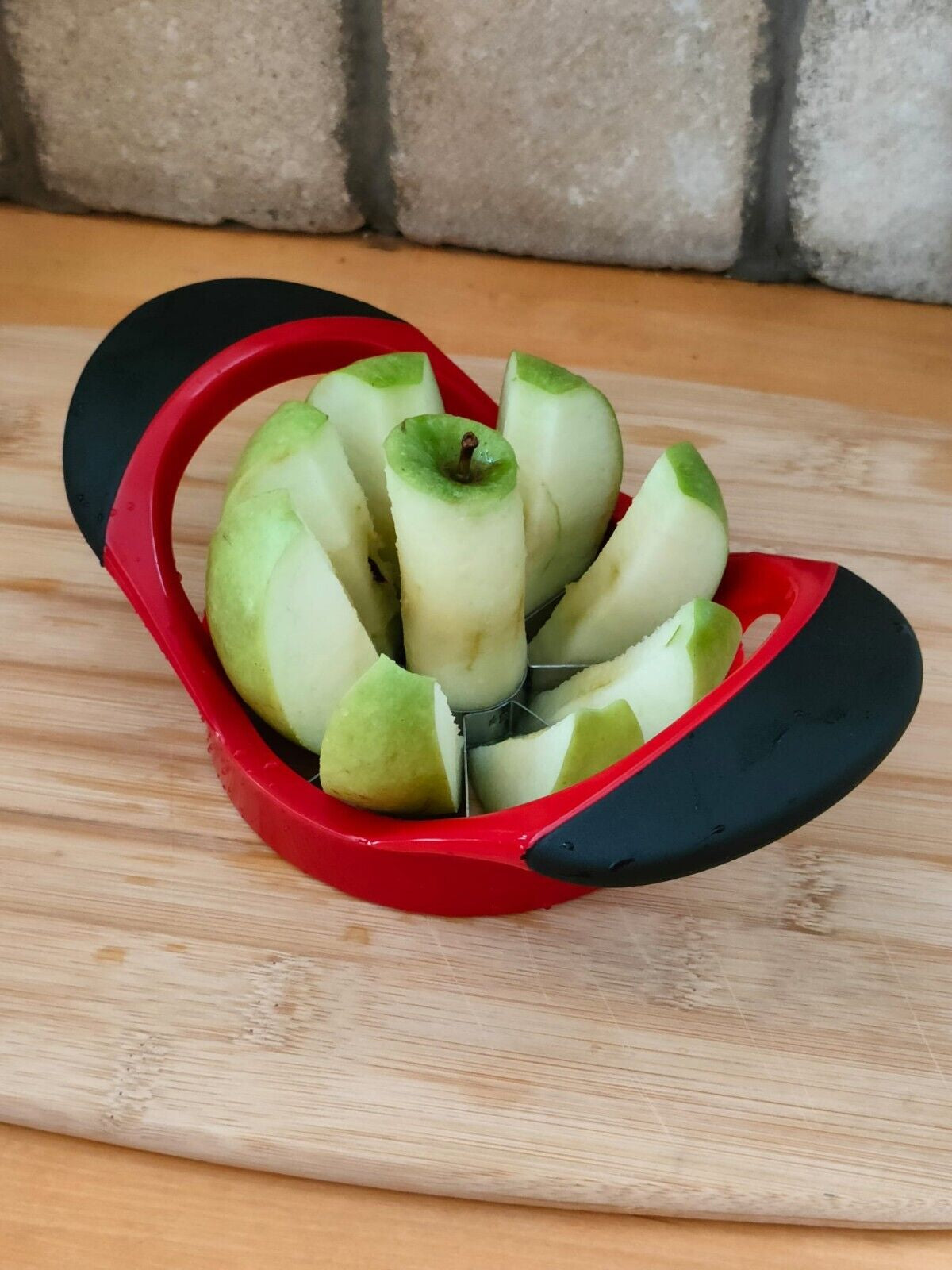 Apple Cutter, Apple Corer and Slicer - Stainless Steel Apple Corer Kitchen Tool